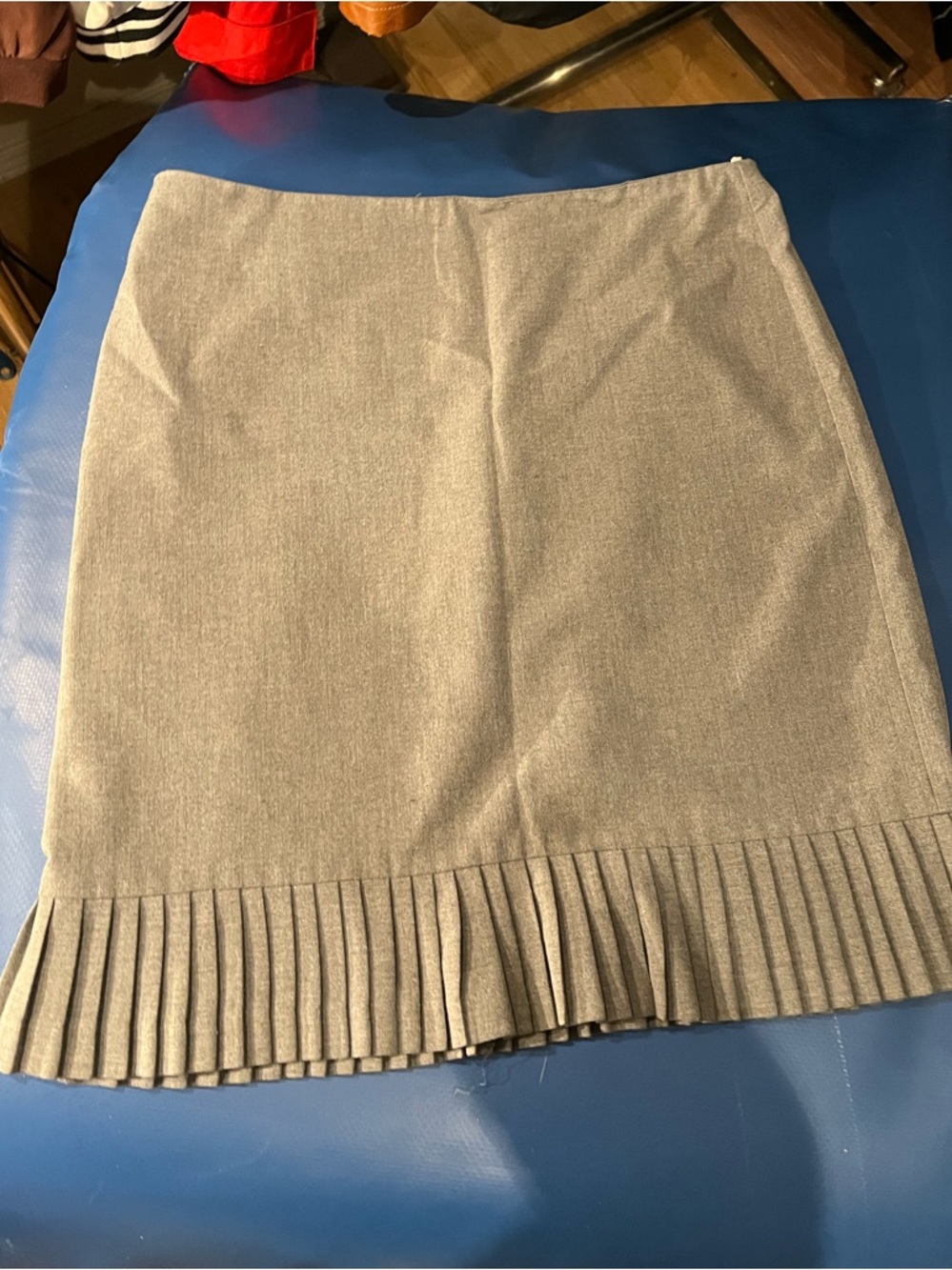 Pleated Edge Knit Skirt in Grey